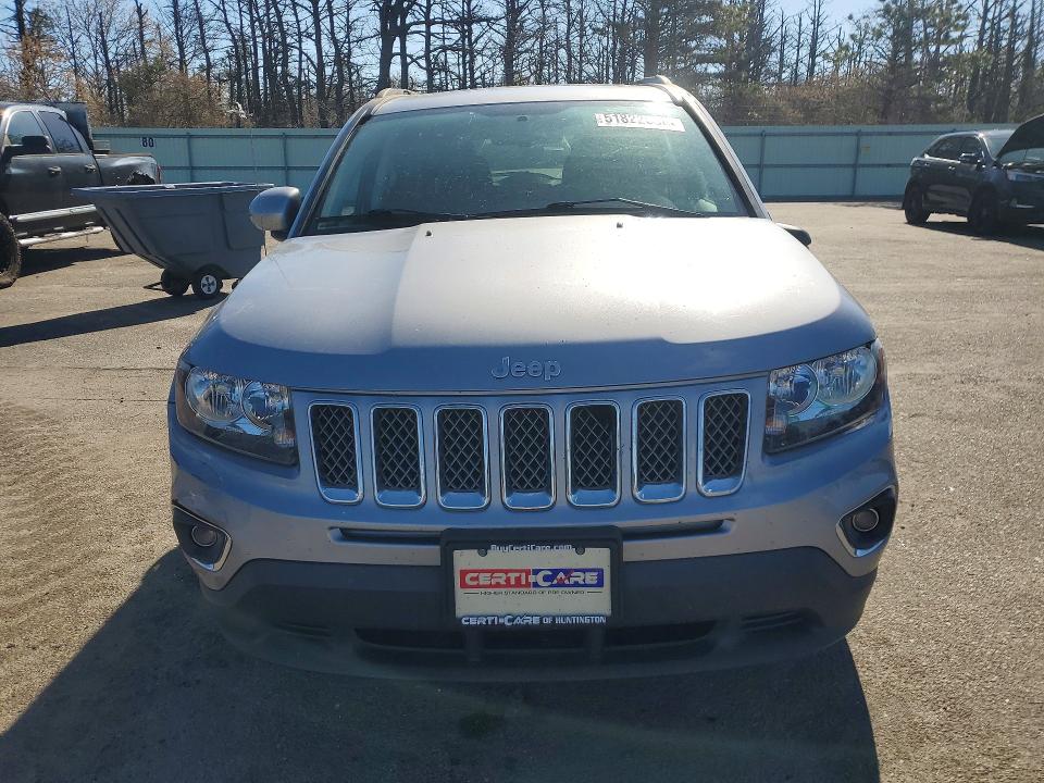 51822536 :رقم المزاد ، 1C4NJDEB6HD126727 vin ، 2017 Jeep Compass مزاد بيع