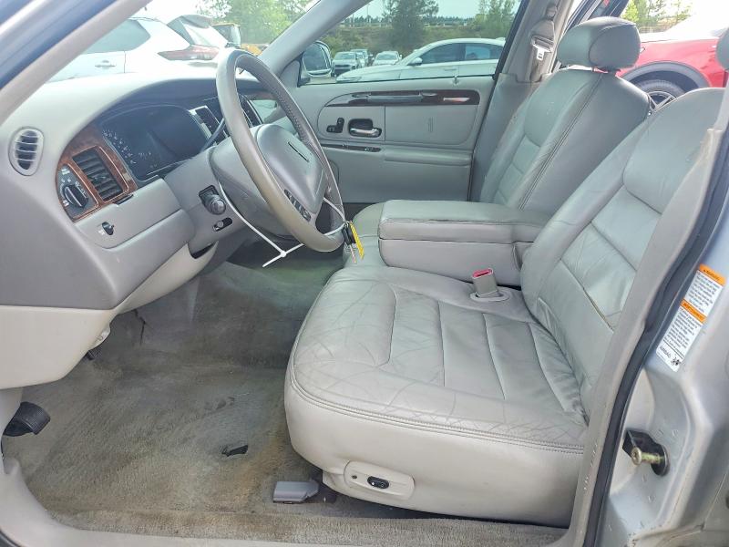 Auction sale of the 1999 Lincoln Town Car, vin: 1LNHM82W2XY677470, lot number: 52493666