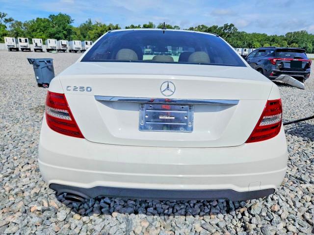 Продажа на аукционе авто 2013 Mercedes-benz C, vin: WDDGF4HBXDR271049, номер лота: 55220976