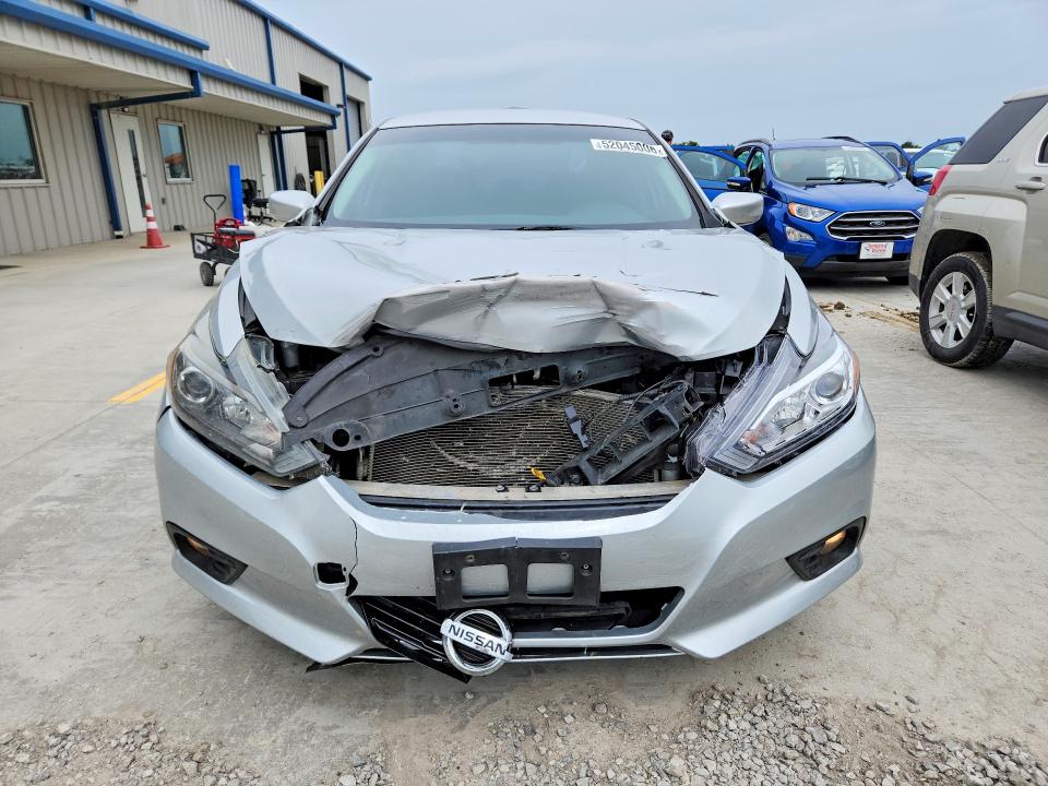 2017 Nissan Altima მანქანა იყიდება აუქციონზე, vin: 1N4AL3AP5HC128243, აუქციონის ნომერი: 52045006