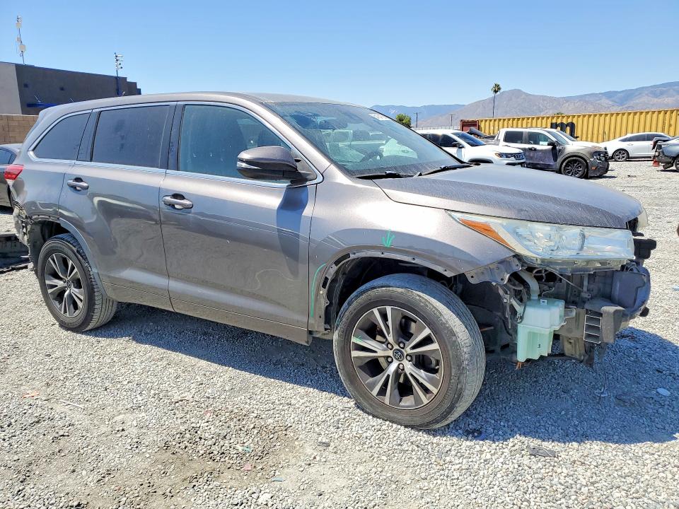 54184136 :رقم المزاد ، 5TDZZRFH3JS236901 vin ، 2018 Toyota Highlander مزاد بيع