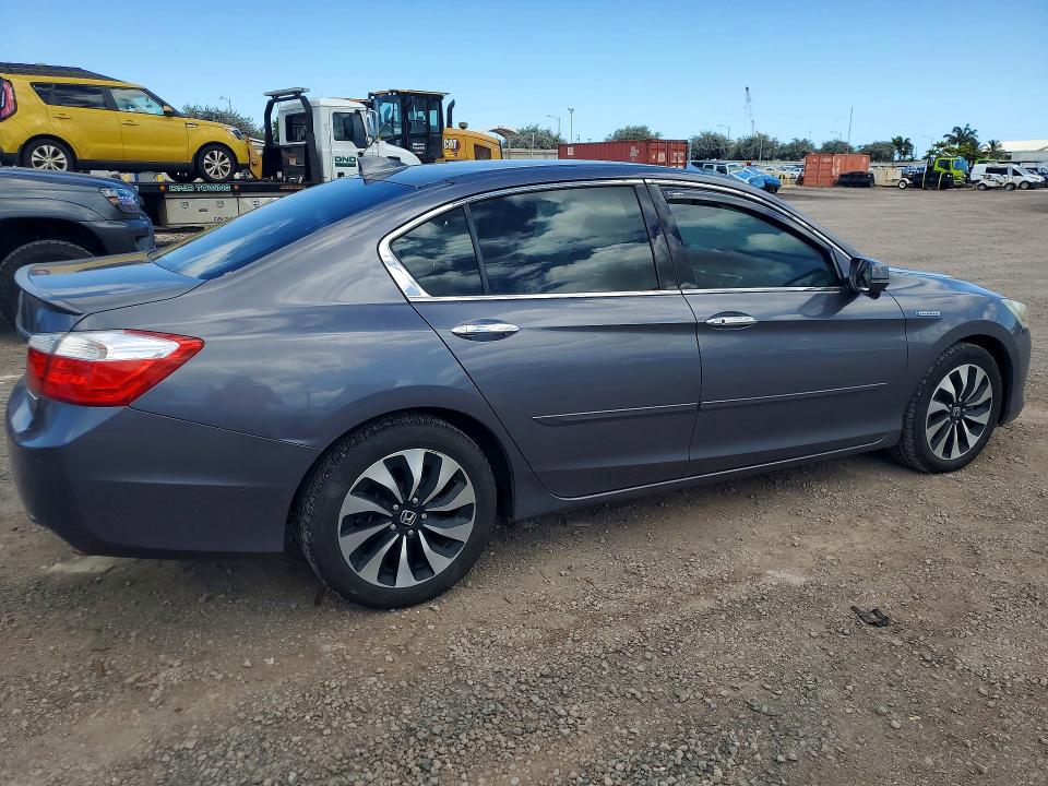 Auction sale of the 2015 Honda Accord, vin: 1HGCR6F52FA015337, lot number: 49036256