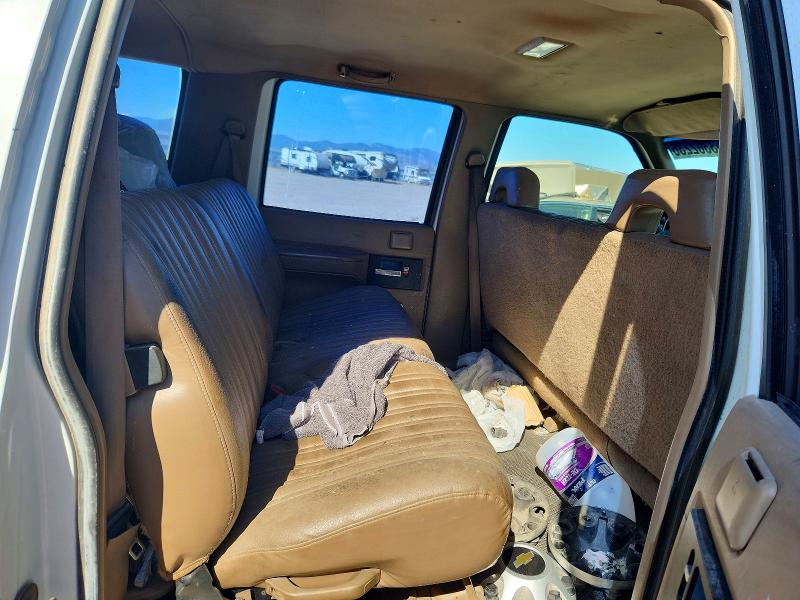 Продажа на аукционе авто 1993 Chevrolet Suburban, vin: 1GNGK26K5PJ362270, номер лота: 53302236