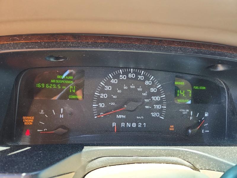 Продажа на аукционе авто 2000 Lincoln Town Car, vin: 1LNHM83W6YY877221, номер лота: 53451256