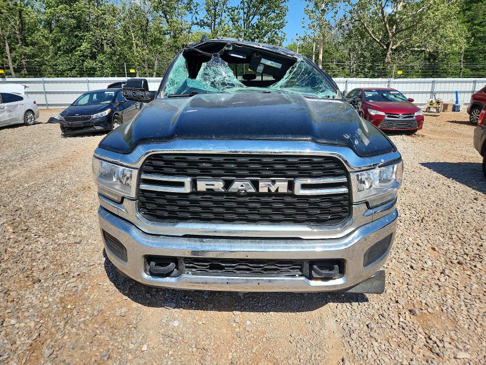 52287976 :رقم المزاد ، 3C7WRTCL1NG138613 vin ، 2022 Ram 3500 مزاد بيع