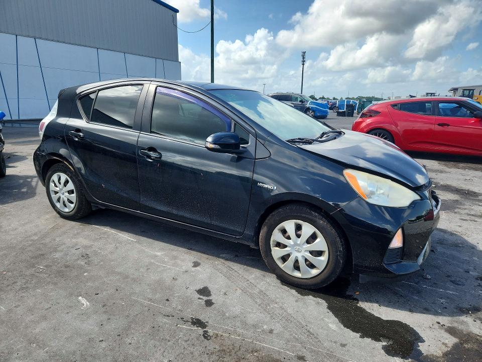 2013 Toyota Prius C მანქანა იყიდება აუქციონზე, vin: JTDKDTB30D1552569, აუქციონის ნომერი: 54586436