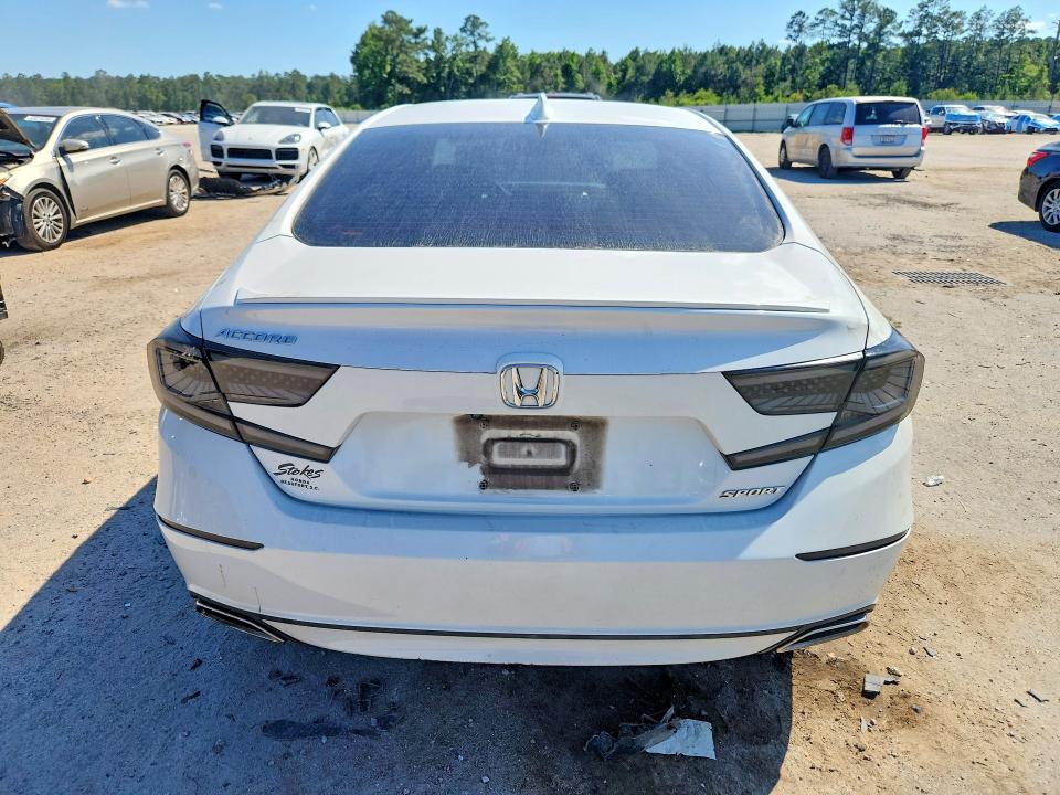 Продаж на аукціоні авто 2018 Honda Accord, vin: 1HGCV1F37JA016179, номер лоту: 54209666