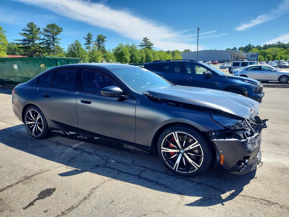 2026 Bmw 550 მანქანა იყიდება აუქციონზე, vin: WBA13FK09TCV38532, აუქციონის ნომერი: 52999246