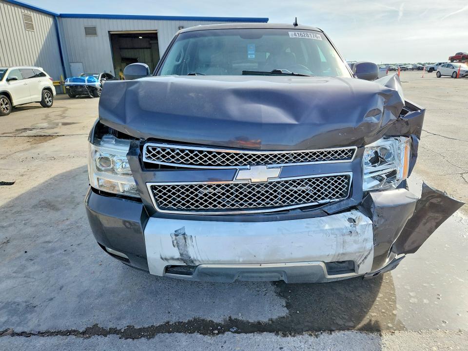 41628176 :رقم المزاد ، 1GNUKJE32AR223178 vin ، 2010 Chevrolet Suburban مزاد بيع