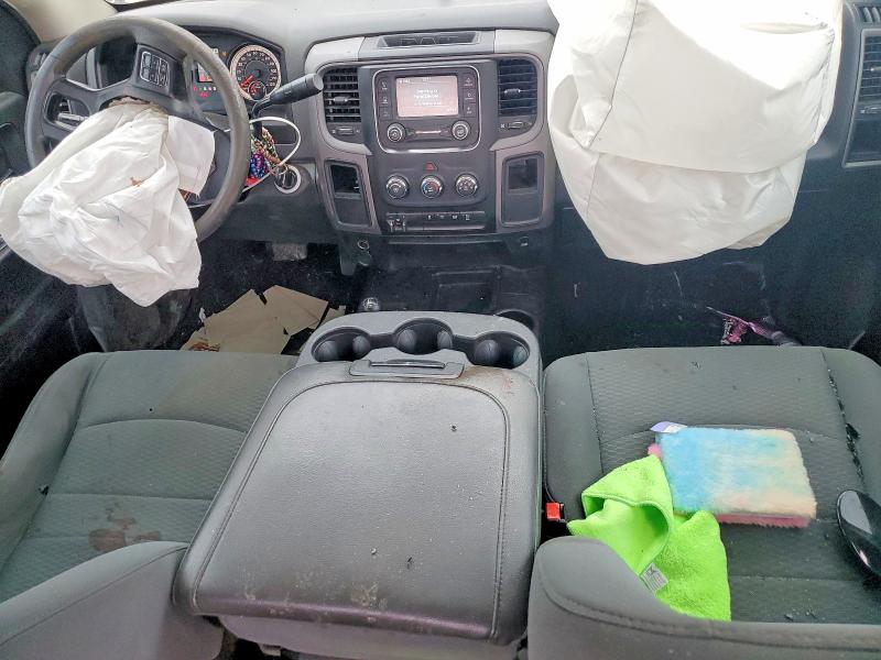 52584966 :رقم المزاد ، 3C6UR5HL2JG320296 vin ، 2018 Ram 2500 مزاد بيع