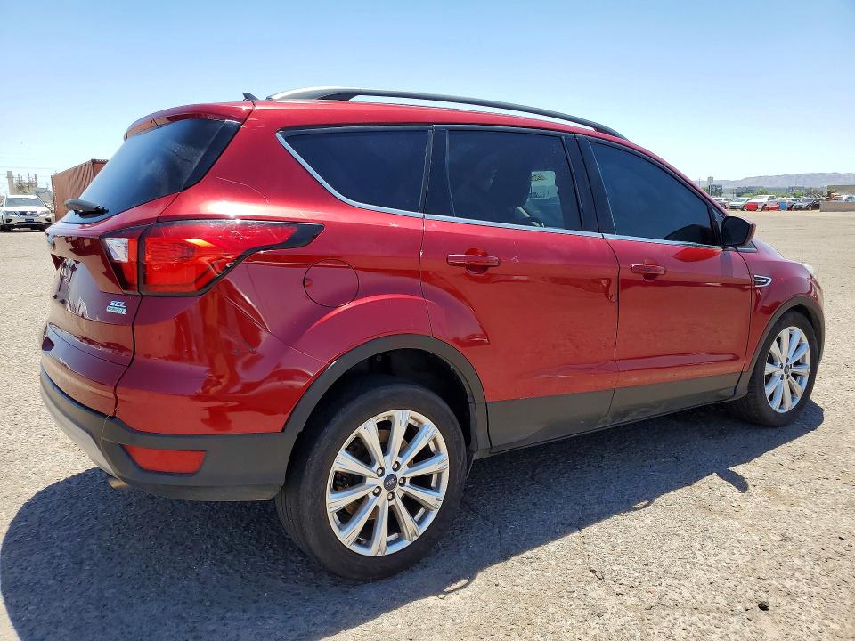 Продаж на аукціоні авто 2019 Ford Escape, vin: 1FMCU0HD8KUB05319, номер лоту: 54209856