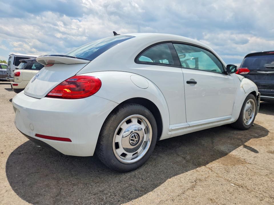 53012746 :رقم المزاد ، 3VWF17AT9FM655270 vin ، 2015 Volkswagen Beetle مزاد بيع