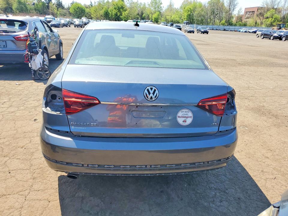 52295416 :رقم المزاد ، 1VWBA7A35JC013010 vin ، 2018 Volkswagen Passat مزاد بيع