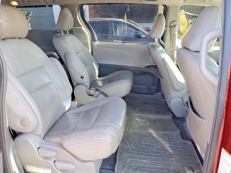Продажа на аукционе авто 2015 Toyota Sienna, vin: 5TDDK3DC3FS095693, номер лота: 53258946