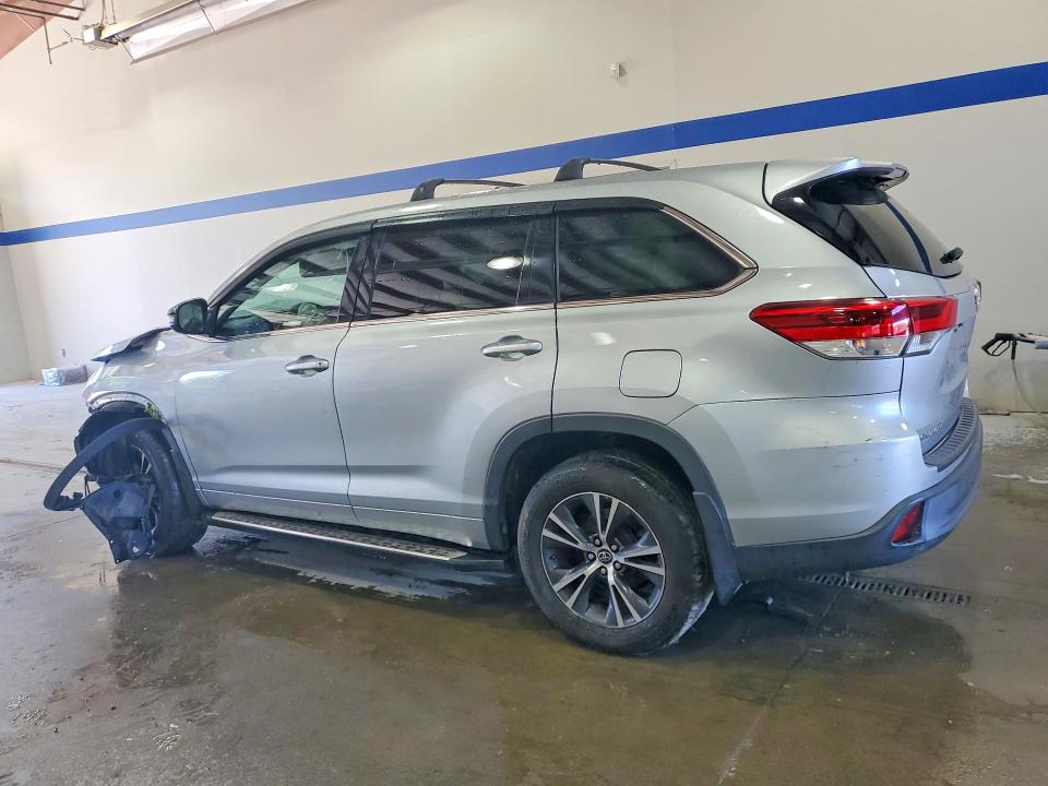2018 Toyota Highlander მანქანა იყიდება აუქციონზე, vin: 5TDBZRFH6JS497828, აუქციონის ნომერი: 54710046