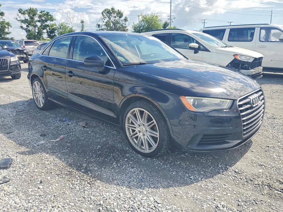 55323366 :رقم المزاد ، WAUEFGFF3F1135448 vin ، 2015 Audi A3 مزاد بيع