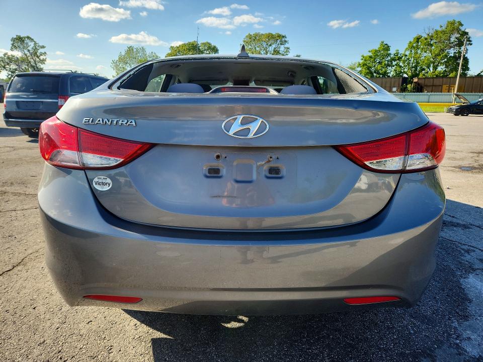 2013 Hyundai Elantra მანქანა იყიდება აუქციონზე, vin: 5NPDH4AE0DH440773, აუქციონის ნომერი: 52320816