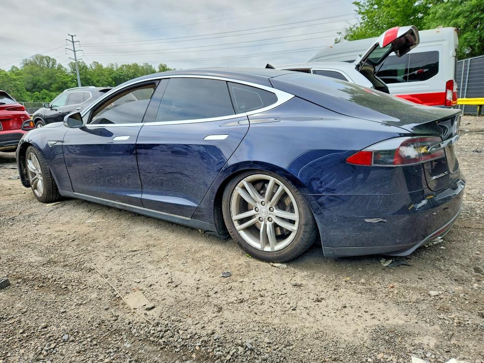 54342186 :رقم المزاد ، 5YJSA1H22FFP74892 vin ، 2015 Tesla Model S مزاد بيع