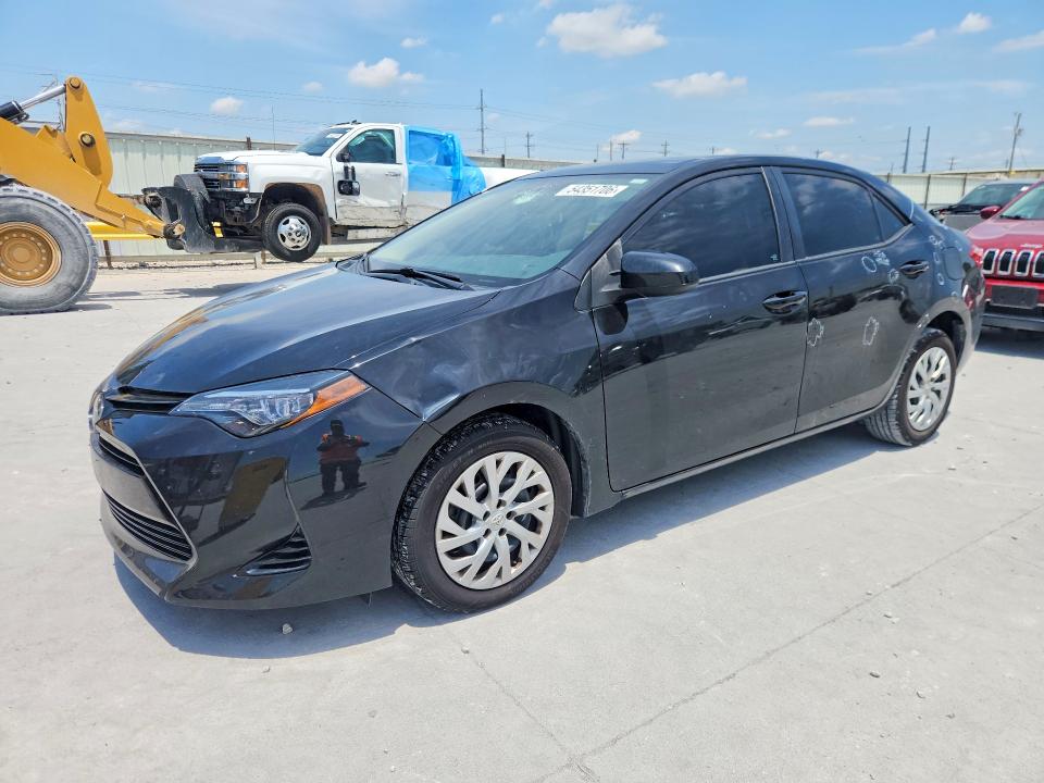 54351706 :رقم المزاد ، 5YFBURHE8JP740324 vin ، 2018 Toyota Corolla مزاد بيع