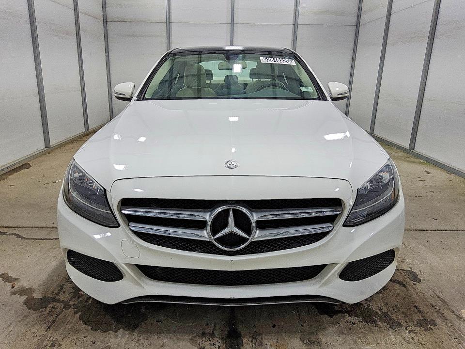 2016 Mercedes-benz C მანქანა იყიდება აუქციონზე, vin: 55SWF4JBXGU173017, აუქციონის ნომერი: 52818326
