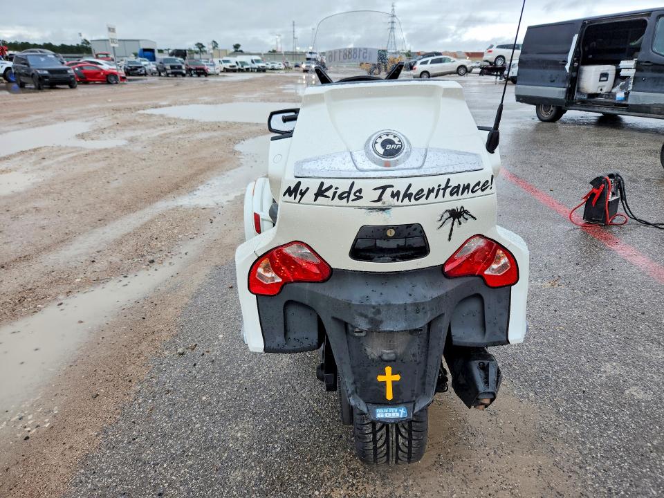 Продаж на аукціоні авто 2017 Can-am Spyder Roadster, vin: 2BXNBDD2XHV001054, номер лоту: 51888116