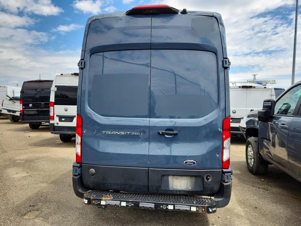 50575306 :رقم المزاد ، 1FTBR3X84LKB32733 vin ، 2020 Ford Transit مزاد بيع