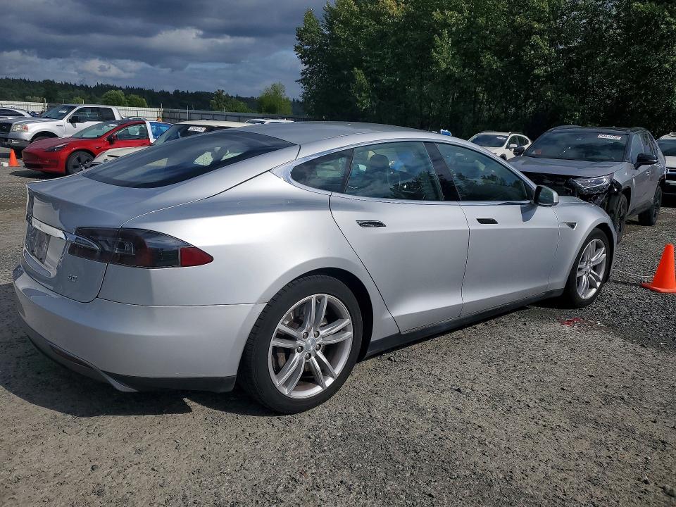 Продажа на аукционе авто 2013 Tesla Model S, vin: 5YJSA1AC7DFP10170, номер лота: 51923026