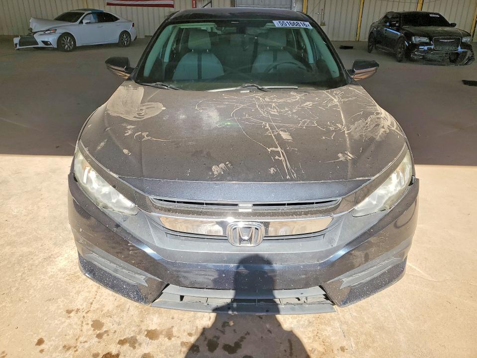 55166816 :رقم المزاد ، 2HGFC2F57JH579633 vin ، 2018 Honda Civic مزاد بيع