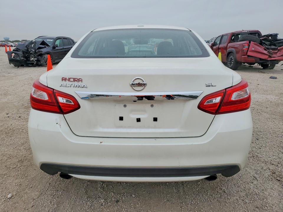 Продажа на аукционе авто 2017 Nissan Altima, vin: 1N4AL3AP4HC125172, номер лота: 52743996
