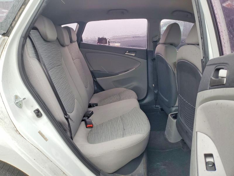 54893086 :رقم المزاد ، KMHCT5AE1FU211832 vin ، 2015 Hyundai Accent مزاد بيع