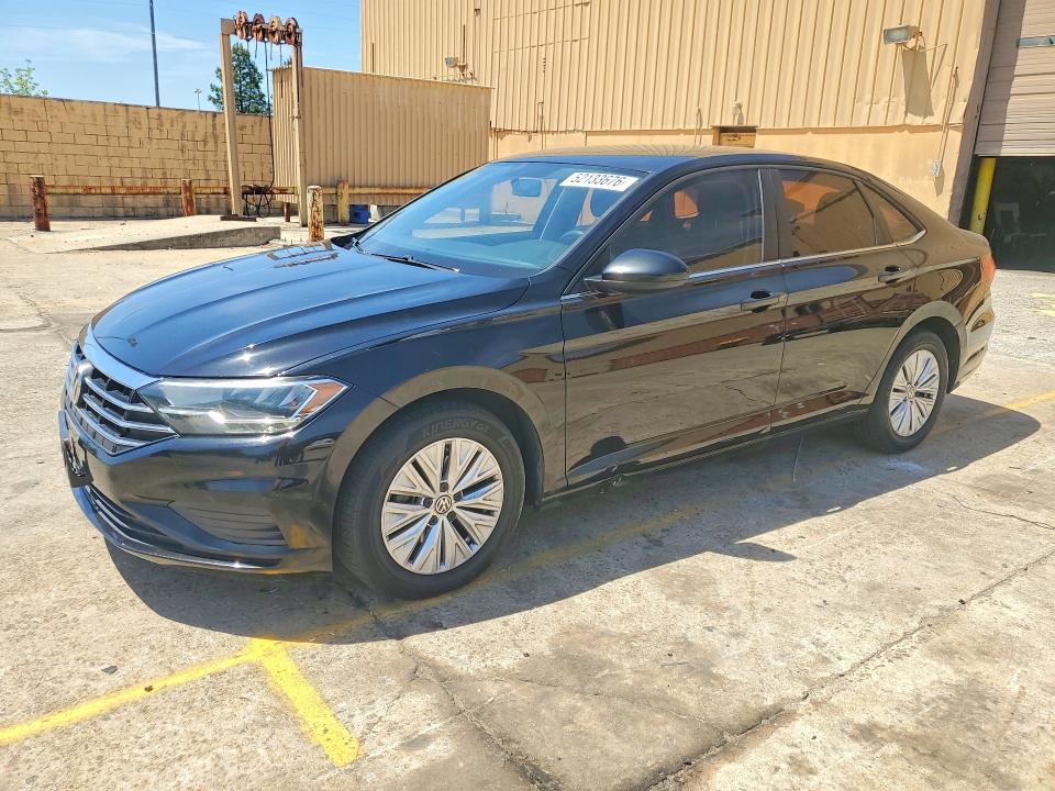 52133676 :رقم المزاد ، 3VWC57BU7KM141555 vin ، 2019 Volkswagen Jetta 4d 1.4t E-line مزاد بيع