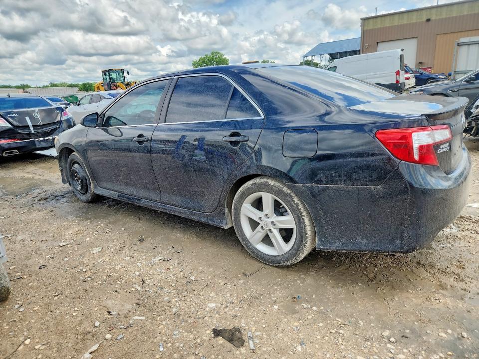 53797096 :رقم المزاد ، 4T1BF1FK1EU355096 vin ، 2014 Toyota Camry مزاد بيع