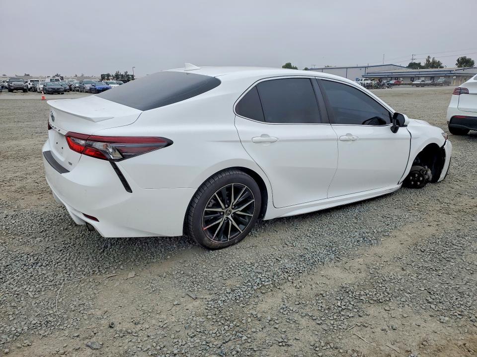 2021 Toyota Camry მანქანა იყიდება აუქციონზე, vin: 4T1G11AK2MU567855, აუქციონის ნომერი: 52432166