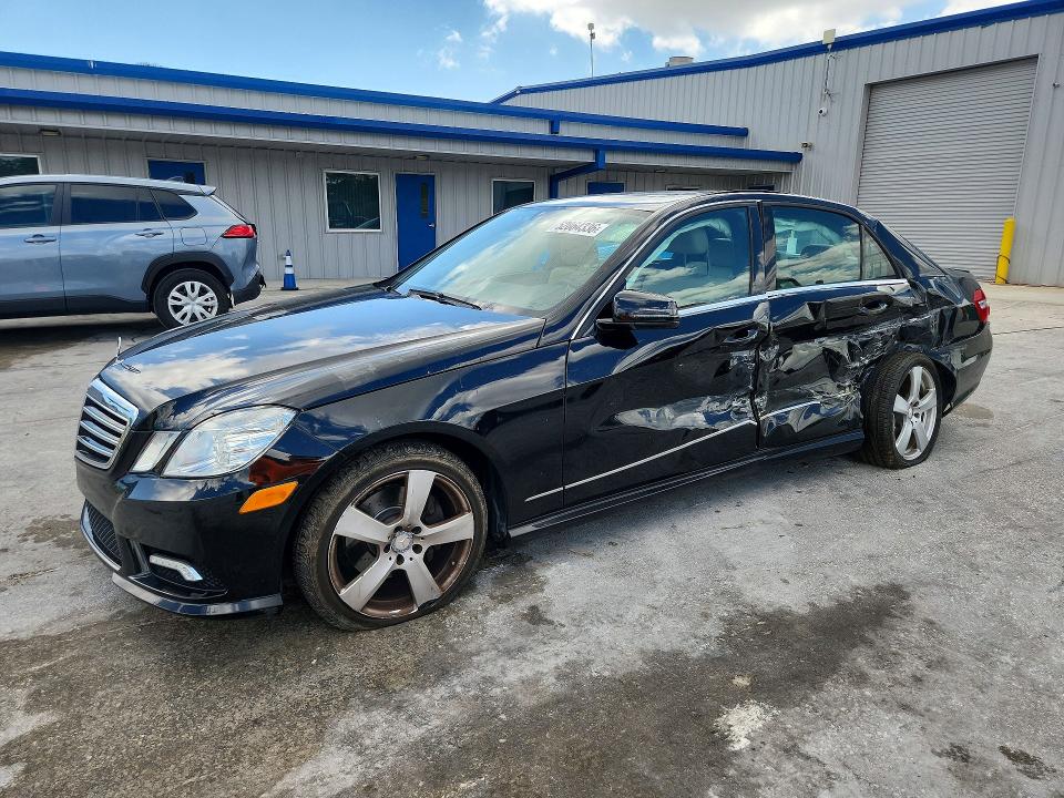 52864336 :رقم المزاد ، WDDHF8HB0BA451082 vin ، 2011 Mercedes-benz E مزاد بيع
