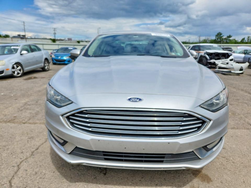 55083496 :رقم المزاد ، 3FA6P0G77HR106715 vin ، 2017 Ford Fusion مزاد بيع