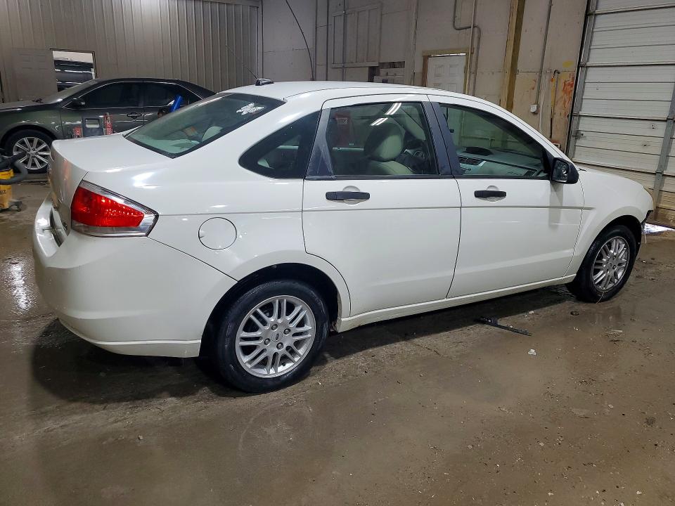 52384926 :رقم المزاد ، 1FAHP3FN3AW174698 vin ، 2010 Ford Focus مزاد بيع