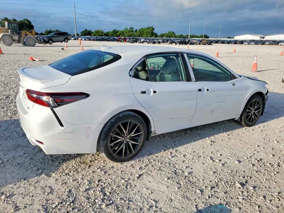 Продажа на аукционе авто 2022 Toyota Camry, vin: 4T1G11AK7NU690827, номер лота: 52726956