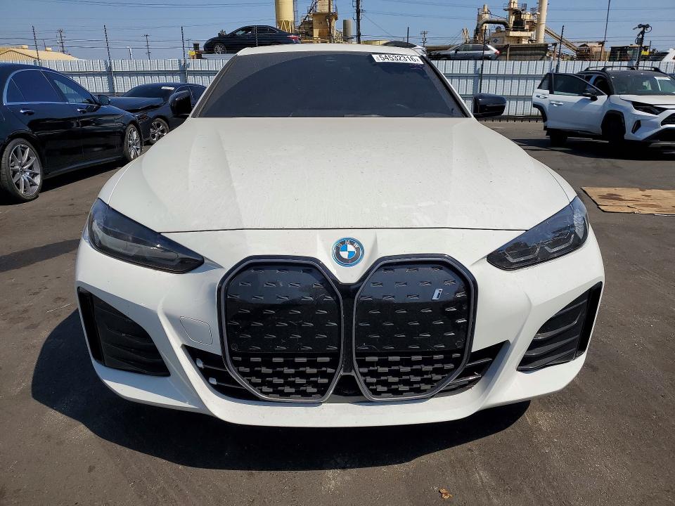 54532316 :رقم المزاد ، WBY43AW06RFS63074 vin ، 2024 Bmw I4 مزاد بيع