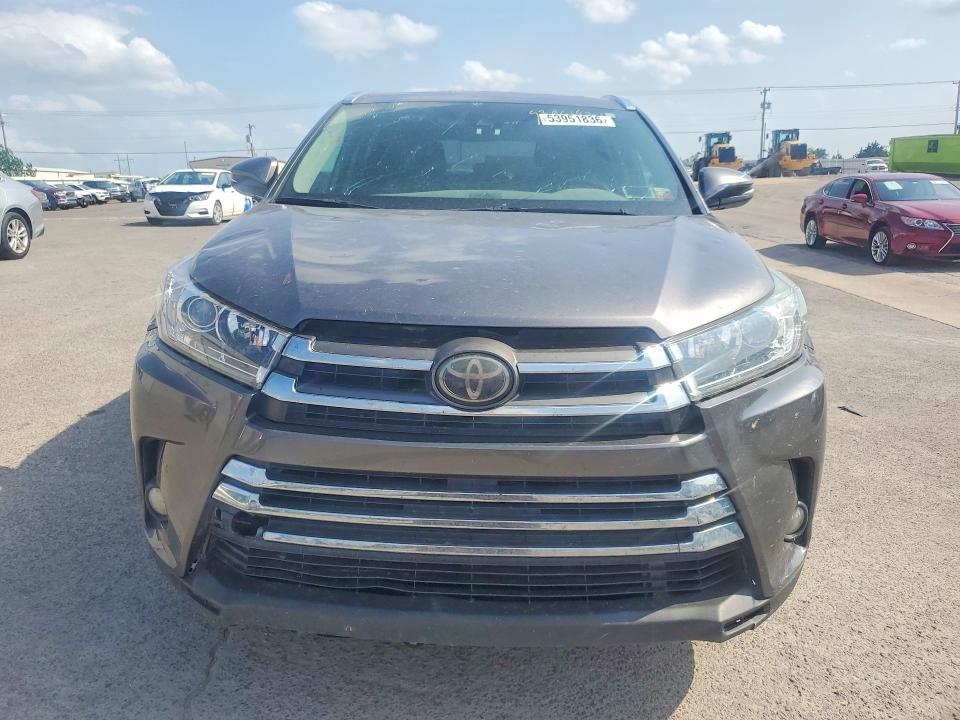 2018 Toyota Highlander მანქანა იყიდება აუქციონზე, vin: 5TDDZRFH9JS808709, აუქციონის ნომერი: 53951836