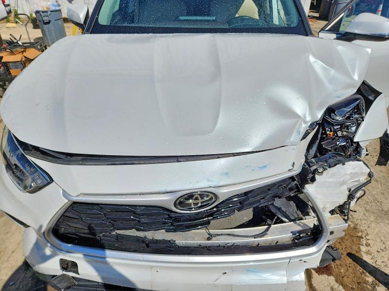 Продажа на аукционе авто 2022 Toyota Highlander, vin: 5TDGZRBH5NS245456, номер лота: 55329406