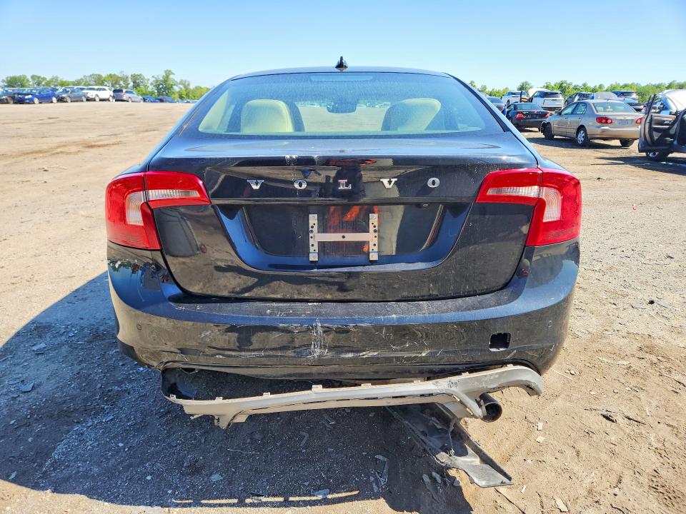 52482946 :رقم المزاد ، YV140MTL5J2461998 vin ، 2018 Volvo S60 مزاد بيع