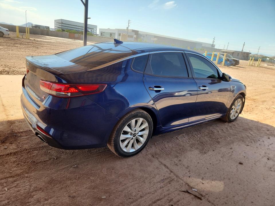 53530756 :رقم المزاد ، 5XXGT4L35JG188792 vin ، 2018 Kia Optima مزاد بيع