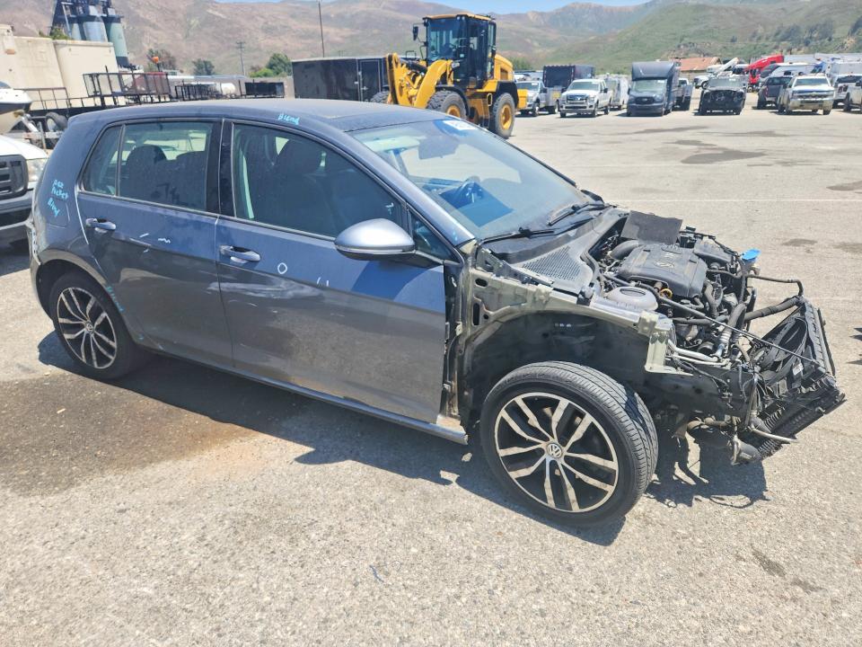 49501226 :رقم المزاد ، 3VW217AU5HM059308 vin ، 2017 Volkswagen Golf مزاد بيع