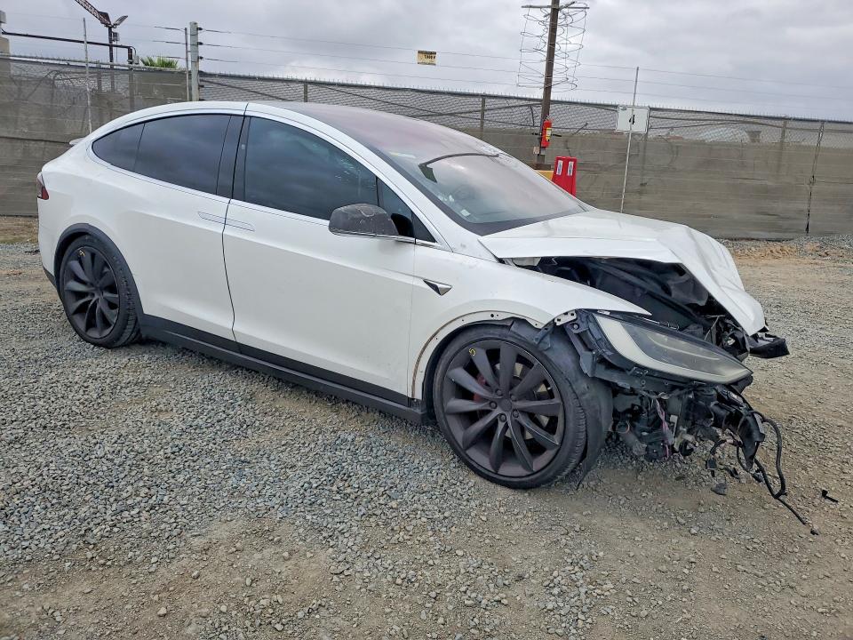 54983076 :رقم المزاد ، 5YJXCBE48JF081233 vin ، 2018 Tesla Model X مزاد بيع