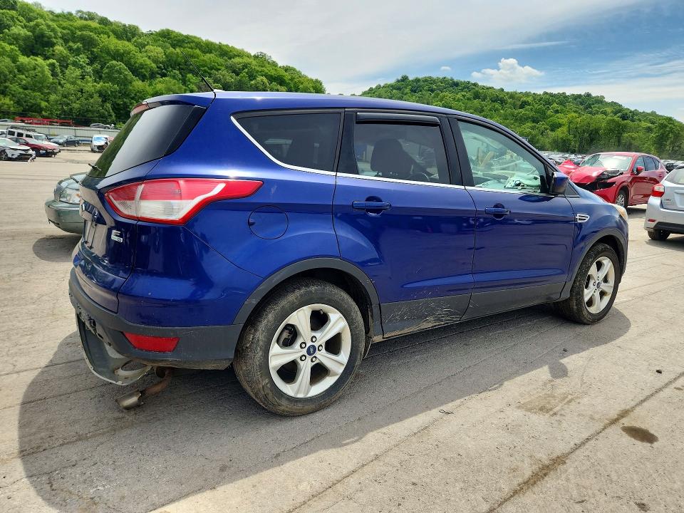 2015 Ford Escape მანქანა იყიდება აუქციონზე, vin: 1FMCU9GX8FUB02328, აუქციონის ნომერი: 54874106