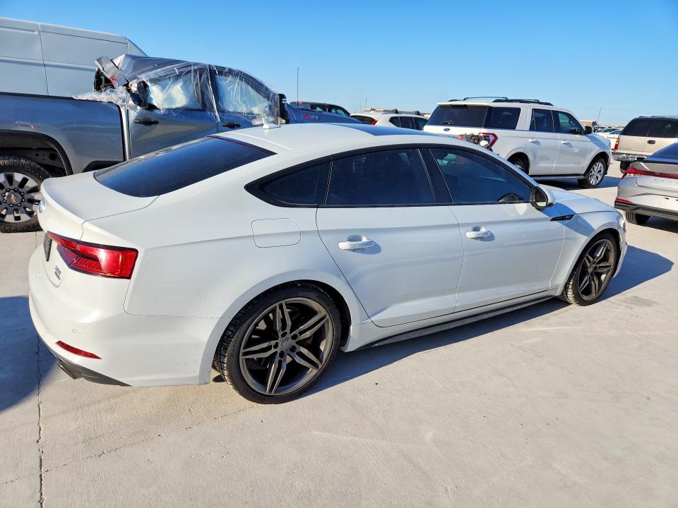 52029286 :رقم المزاد ، WAUENCF57JA008164 vin ، 2018 Audi A5 مزاد بيع