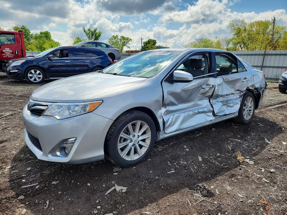 41630936 :رقم المزاد ، 4T4BF1FK4ER414955 vin ، 2014 Toyota Camry مزاد بيع