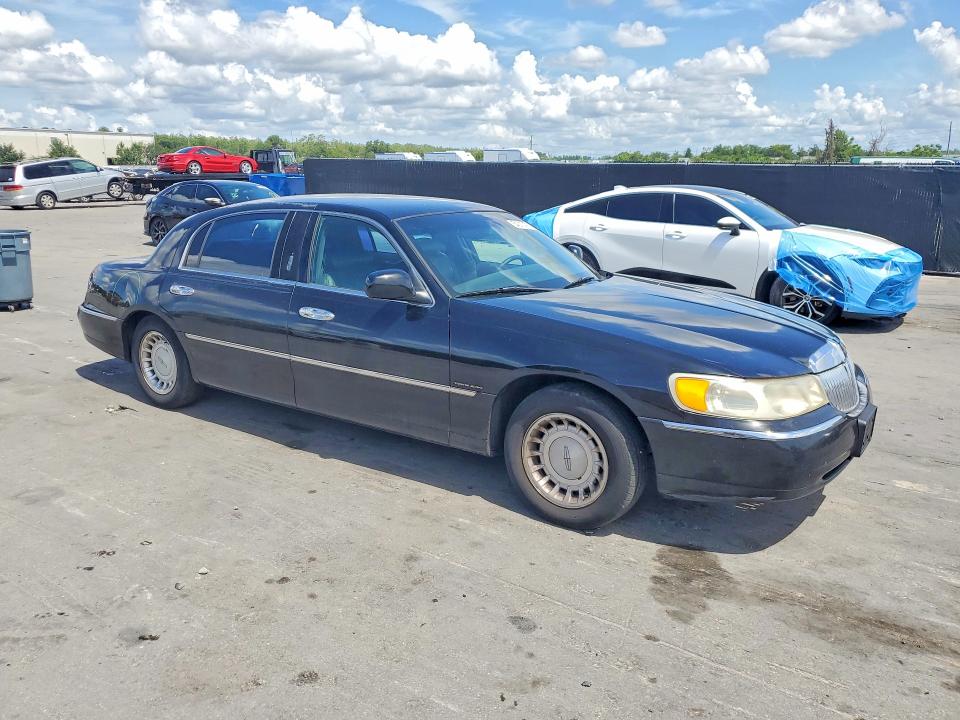 Продаж на аукціоні авто 2001 Lincoln Town Car, vin: 1LNHM84W31Y637161, номер лоту: 54017476