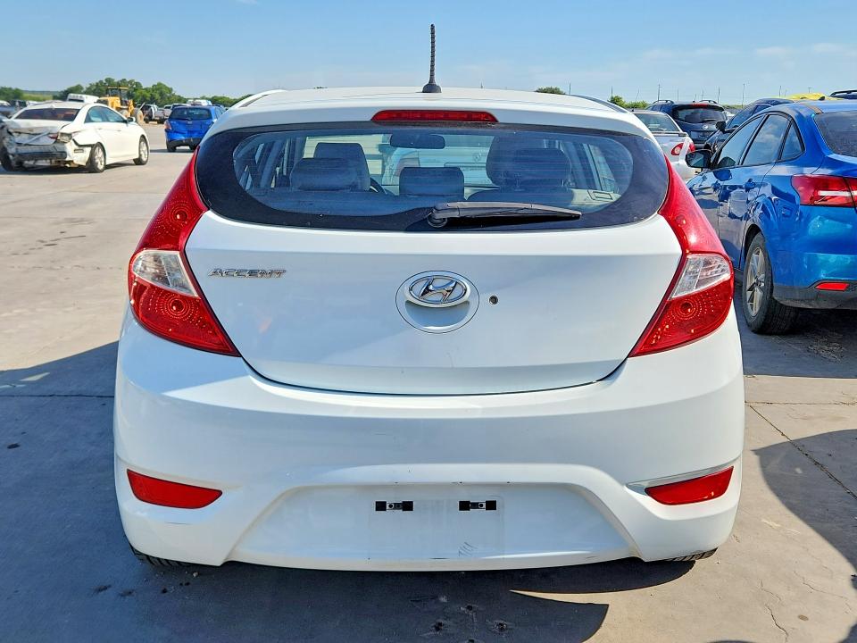 52908966 :رقم المزاد ، KMHCT5AE7FU219739 vin ، 2015 Hyundai Accent مزاد بيع