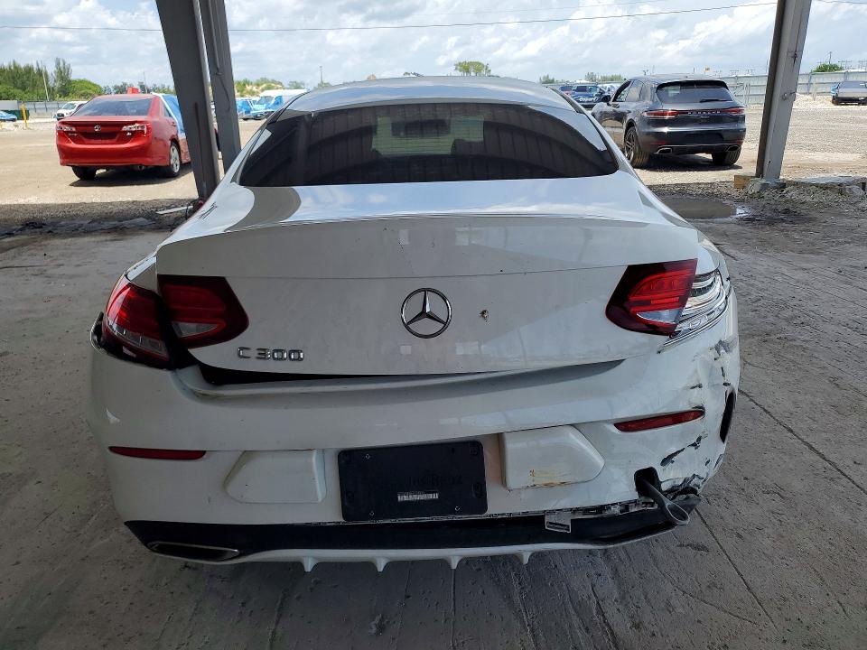 52155526 :رقم المزاد ، WDDWJ4JBXHF389971 vin ، 2017 Mercedes-benz C مزاد بيع